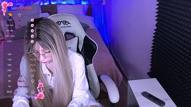 sofiisun online show from 10/24/25, 04:11