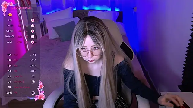 sofiisun online show from 11/15/25, 09:02