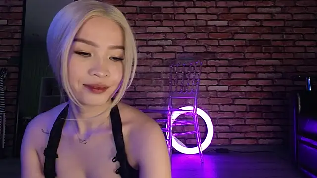 saya li1 online show from 11/08/25, 08:34