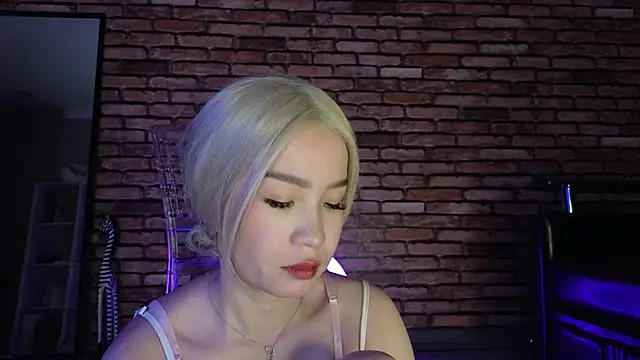 saya li1 online show from 11/10/25, 07:52