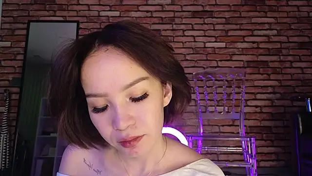 saya li1 online show from 11/04/25, 09:07