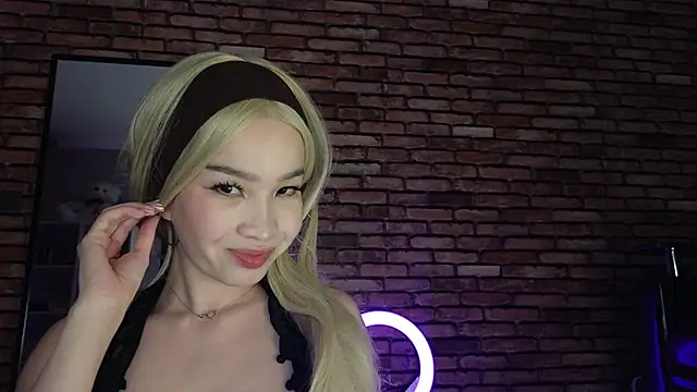 saya li1 online show from 12/05/25, 04:33