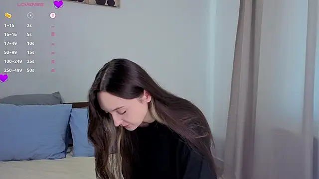 SylviaHamilton online show from 10/18/25, 07:21