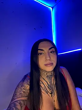 Snapshot of sweetdirtty21 chatting on 10/13/25, 06:04 sweetdirtty21 online show from 10/13/25, 06:04