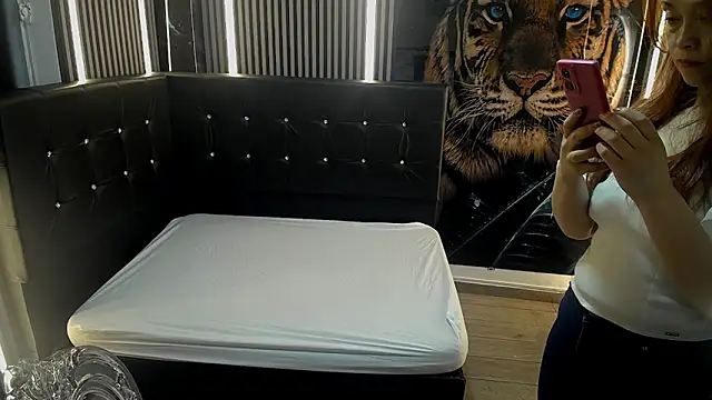 SweetBriana online show from 10/22/25, 11:53