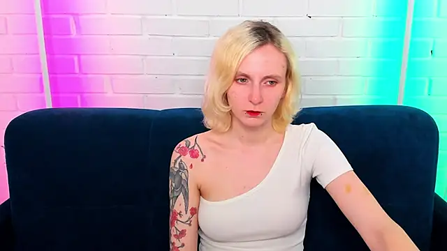 LikiLips online show from 04/24/26, 08:38