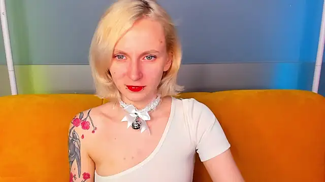 LikiLips online show from 02/05/26, 01:01