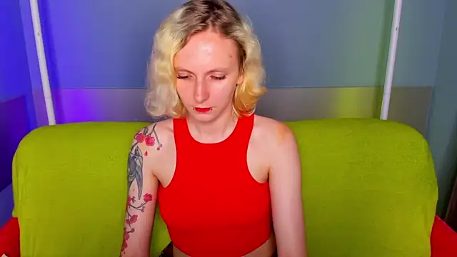 LikiLips online show from 06/17/26, 01:05