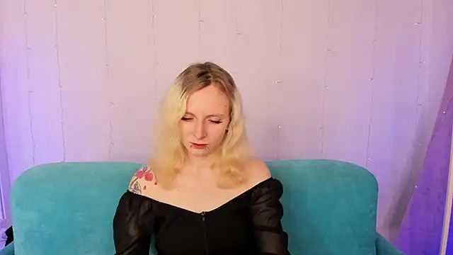 LikiLips online show from 11/06/25, 01:09