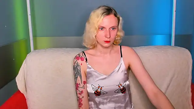 LikiLips online show from 05/31/26, 01:00