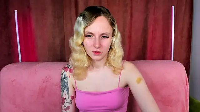 LikiLips online show from 11/25/25, 01:06