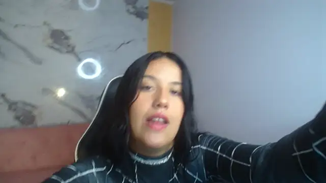 ailyn ch1 online show from 12/21/25, 04:41