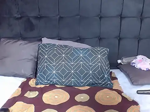 CaramelBootty online show from 11/18/25, 06:06