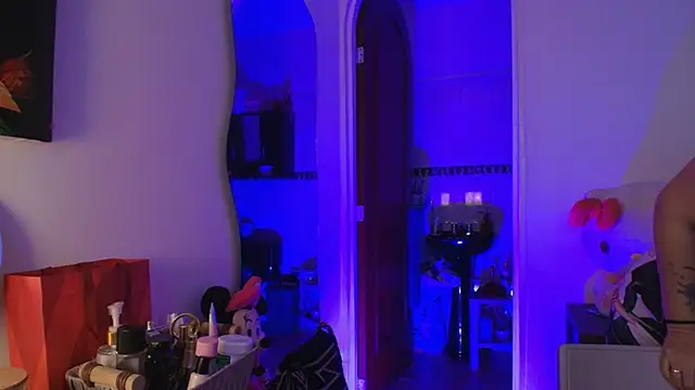 Rosee smith  online show from 11/08/25, 01:42