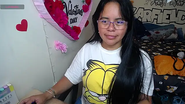Snapshot of Miss__kendra_ chatting on 05/21/26, 02:36 Miss kendra online show from 05/21/26, 02:36