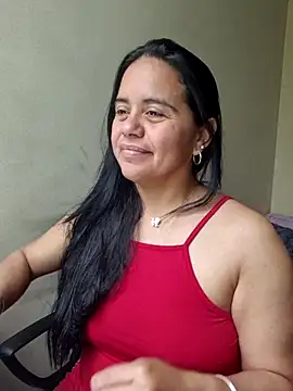 Snapshot of Miss__kendra_ chatting on 11/02/25, 04:12 Miss kendra online show from 11/02/25, 04:12