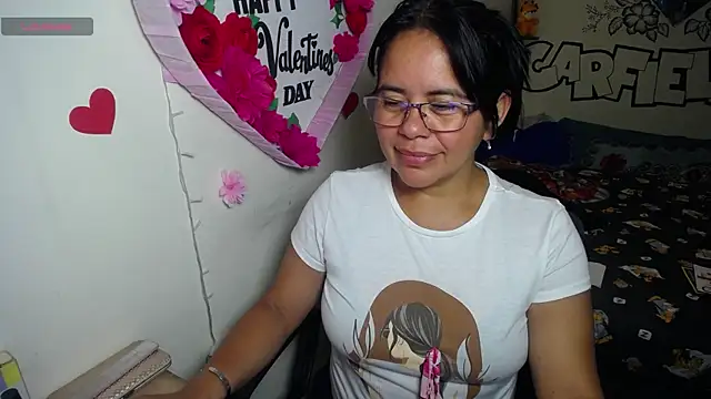 Miss  kendra  online show from 06/17/26, 01:27
