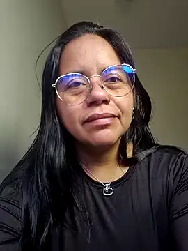 Snapshot of Miss__kendra_ chatting on 11/20/25, 11:55 Miss kendra online show from 11/20/25, 11:55