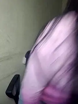 Snapshot of Miss__kendra_ chatting on 11/18/25, 11:24 Miss kendra online show from 11/18/25, 11:24