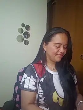 Snapshot of Miss__kendra_ chatting on 10/24/25, 02:21 Miss kendra online show from 10/24/25, 02:21