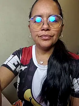 Snapshot of Miss__kendra_ chatting on 11/04/25, 11:47 Miss kendra online show from 11/04/25, 11:47