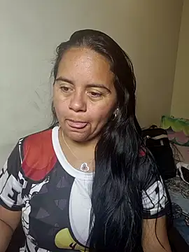 Snapshot of Miss__kendra_ chatting on 11/22/25, 03:49 Miss kendra online show from 11/22/25, 03:49