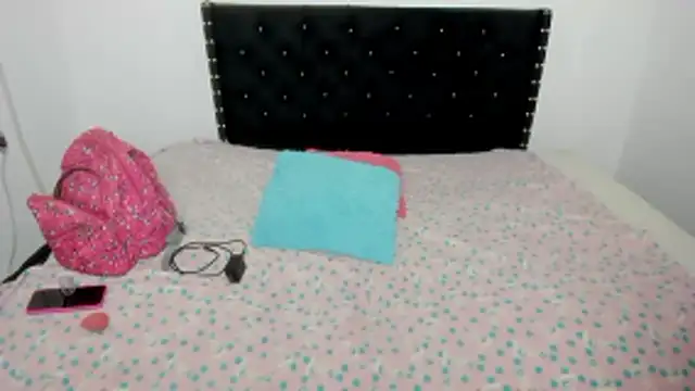 Snapshot of CAROLINA_SEX10 chatting on 11/15/25, 01:59 CAROLINA SEX10 online show from 11/15/25, 01:59