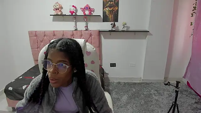 thianahorny online show from 02/24/26, 01:01