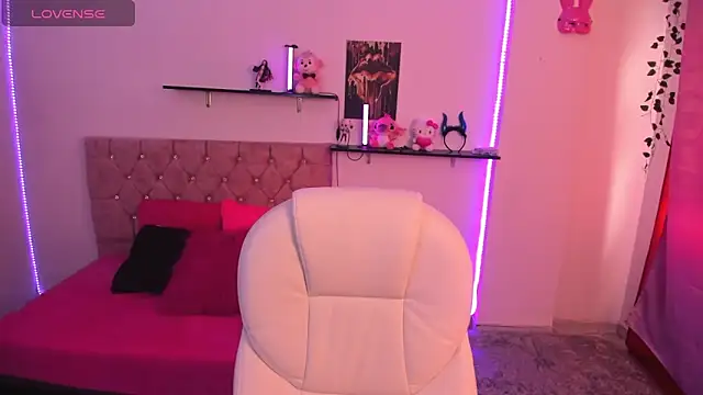 thianahorny online show from 10/25/25, 12:39