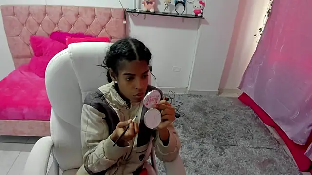 thianahorny online show from 12/16/25, 01:04