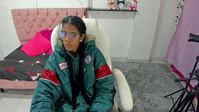 thianahorny online show from 12/20/25, 11:24