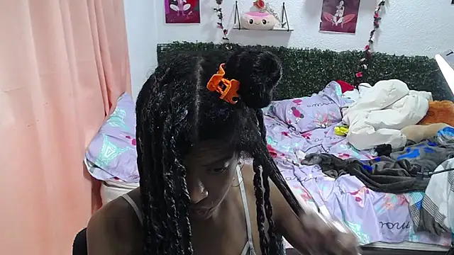 thianahorny online show from 05/07/26, 01:32