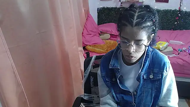 thianahorny online show from 05/25/26, 12:26