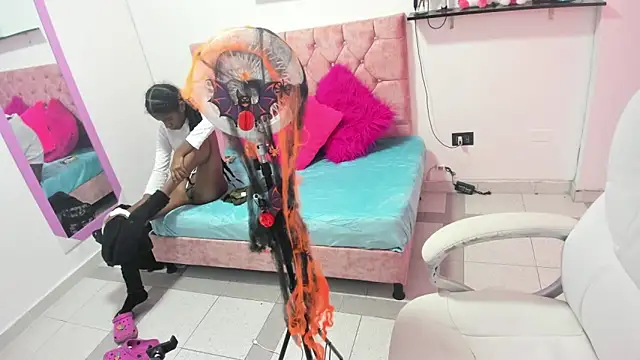 thianahorny online show from 11/01/25, 12:43