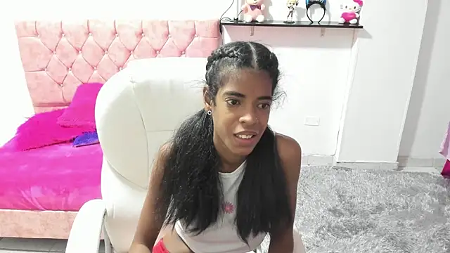 thianahorny online show from 11/18/25, 09:23