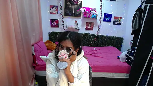 thianahorny online show from 04/22/26, 12:56