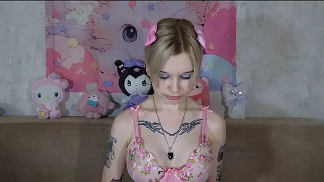 Snapshot of HoneyGold_ chatting on 07/08/26, 04:46 HoneyGold online show from 07/08/26, 04:46