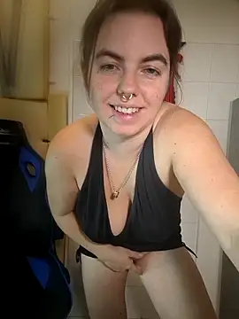 Snapshot of GeilesLuder36 chatting on 11/10/25, 08:08 GeilesLuder36 online show from 11/10/25, 08:08