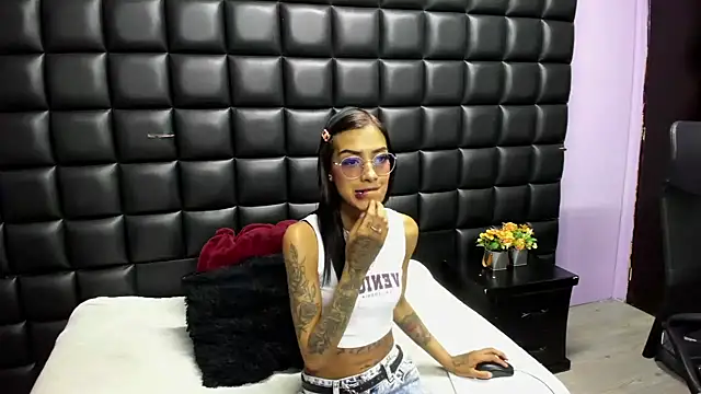 KarlaSlutSkinny   online show from 10/09/25, 02:50
