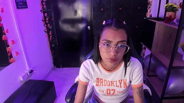 KarlaSlutSkinny   online show from 03/28/26, 09:05