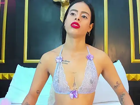 Snapshot of laura_maite_ chatting on 11/22/25, 12:15 laura maite online show from 11/22/25, 12:15