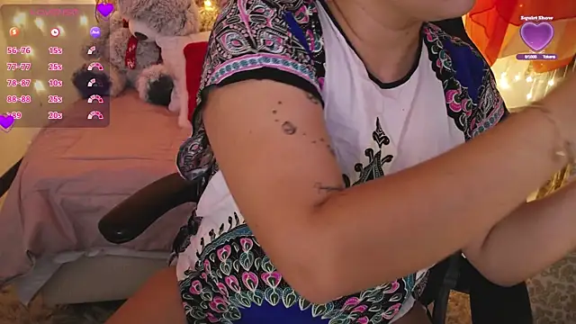 Snapshot of krishnaveni__ chatting on 11/26/25, 01:44 krishnaveni online show from 11/26/25, 01:44