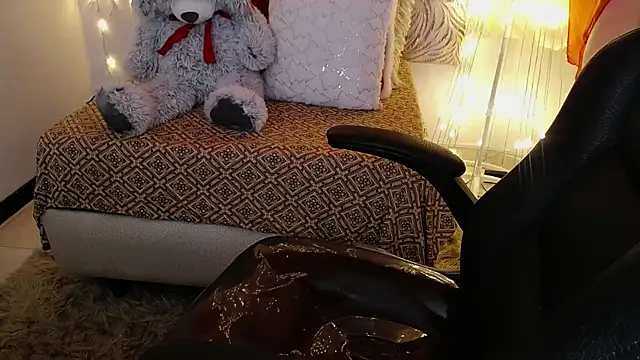 Snapshot of krishnaveni__ chatting on 12/03/25, 12:15 krishnaveni online show from 12/03/25, 12:15