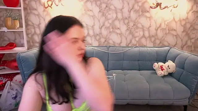 SnowWhiti online show from 02/20/26, 08:22