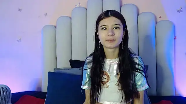 Snapshot of SweetRenata_ chatting on 10/18/25, 11:23 SweetRenata online show from 10/18/25, 11:23