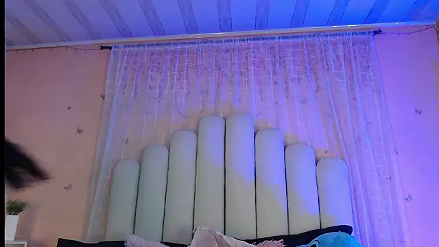 SweetRenata  online show from 02/09/26, 11:30