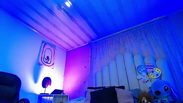 SweetRenata  online show from 03/24/26, 11:21