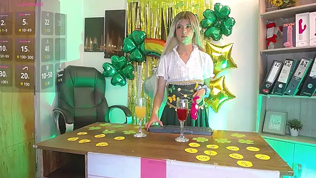 SweetRenata  online show from 03/17/26, 12:19