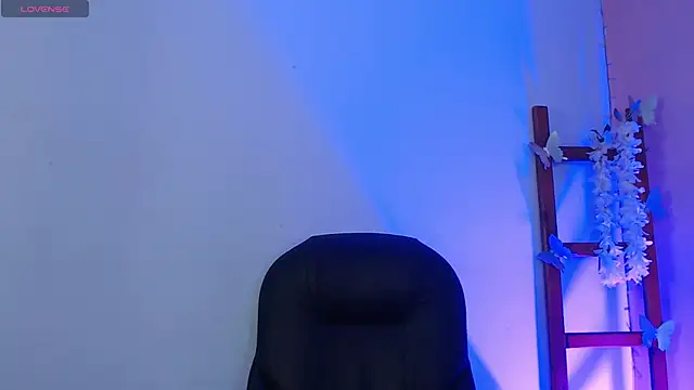 SweetRenata  online show from 10/31/25, 11:18