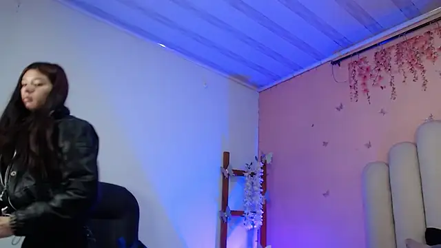 SweetRenata  online show from 10/26/25, 11:21